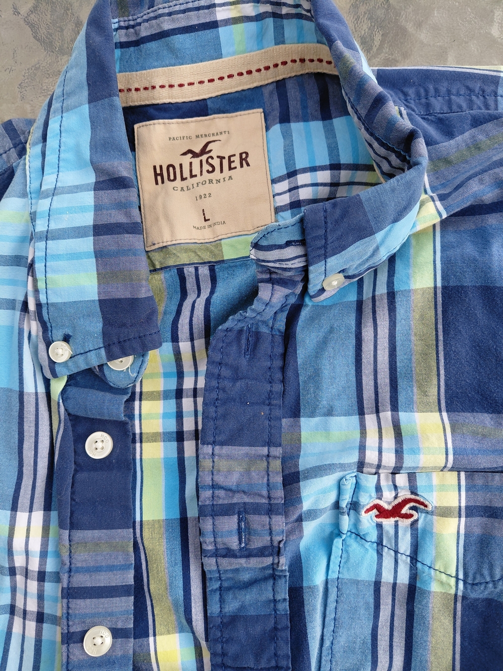 Hollister Men's Blue and Green Plaid Button-Down Shirt